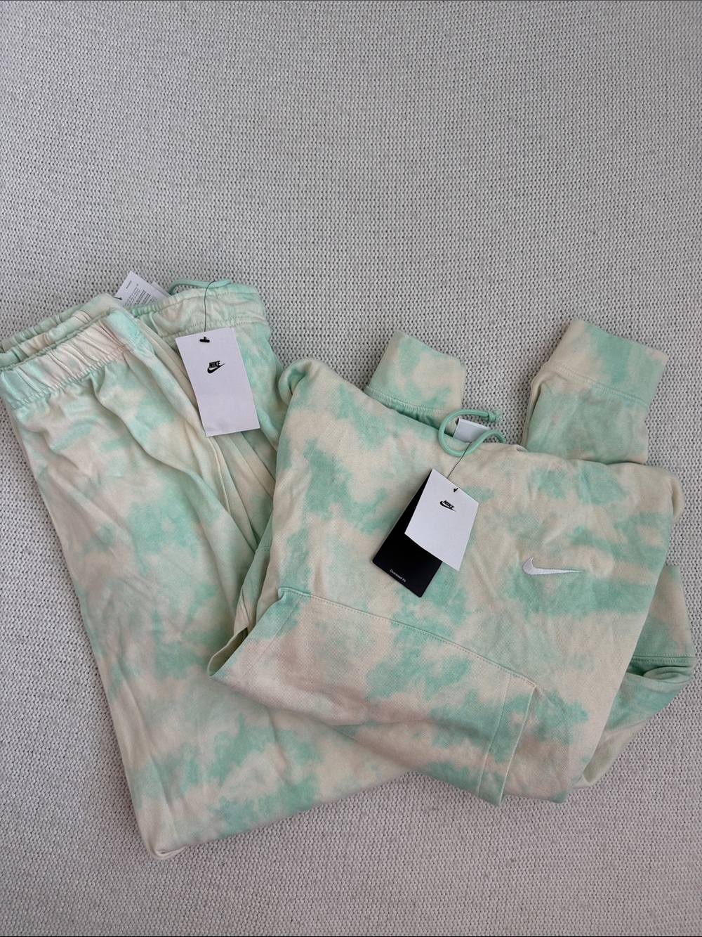 NWT! Nike Sportswear Cloud Dye Sweat Set Green/White Size Medium